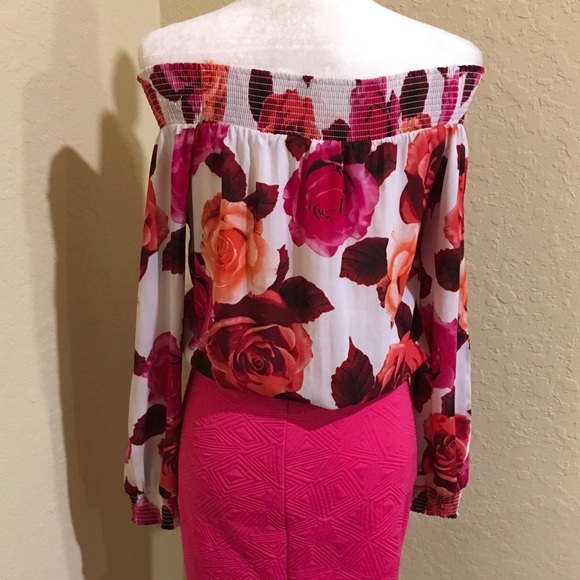 Floral off the shoulder top, sleeve slits by Bebe - Picture 3 of 3
